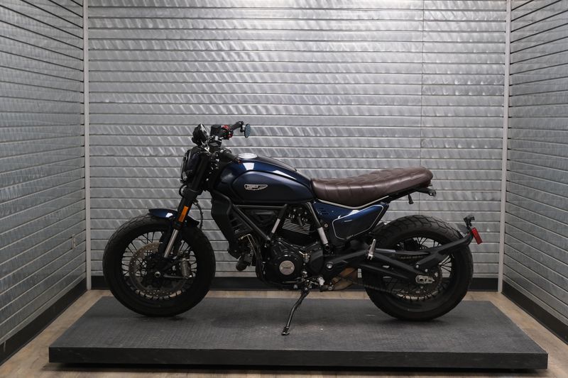 USED 2024 DUCATI SCRAMBLER NIGHSHIFT Image 6