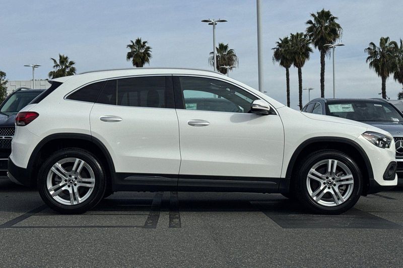 Used 2021 Mercedes-Benz GLA GLA250Image 3