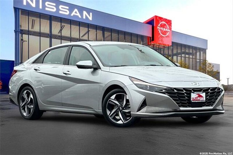 2021 Hyundai Elantra SELImage 2