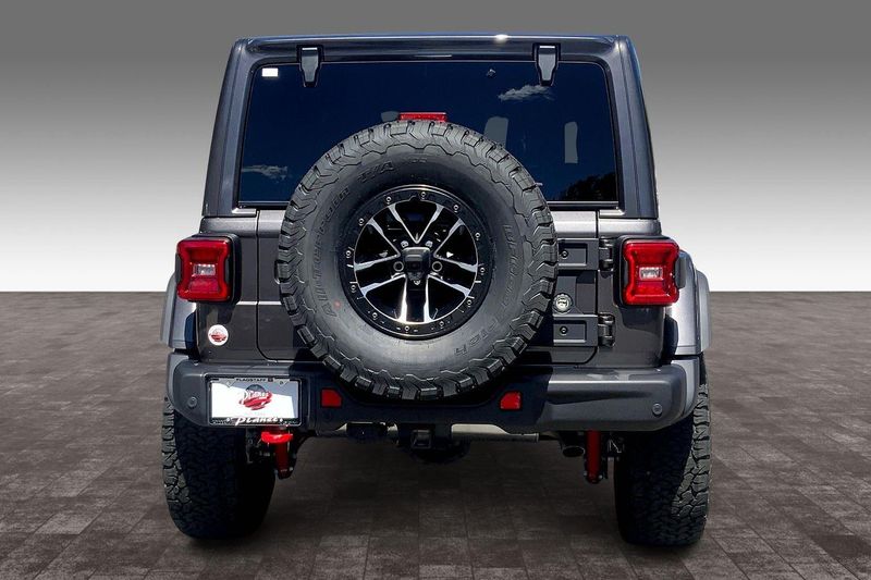 2025 Jeep Wrangler Unlimited Rubicon X photo 4