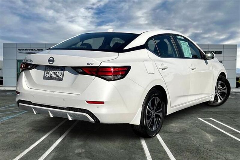 2022 Nissan Sentra SVImage 13