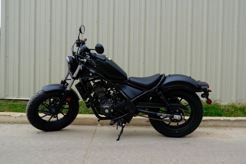 2025 Honda REBEL 300 MATTE BLACK METALLIC Image 8