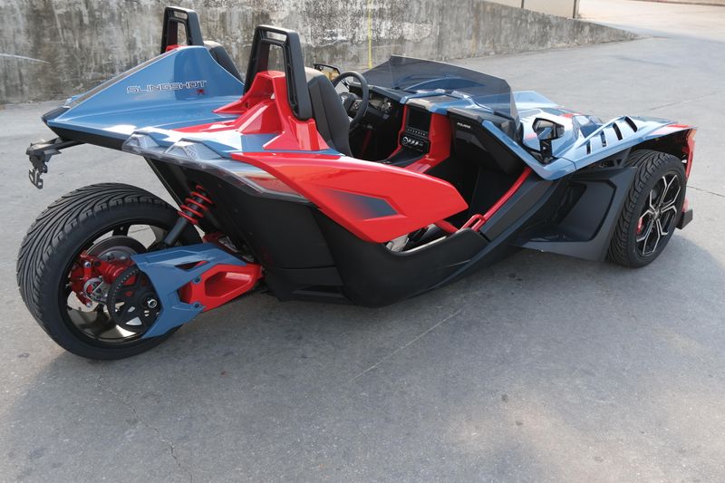 NEW 2025 POLARIS SLINGSHOT R AUTODRIVE Image 3