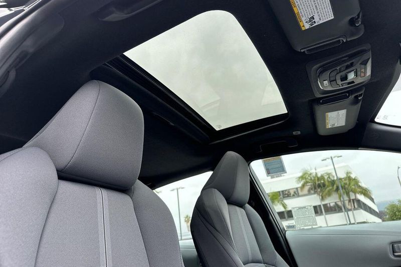 New 2025 Toyota Corolla SEImage 16