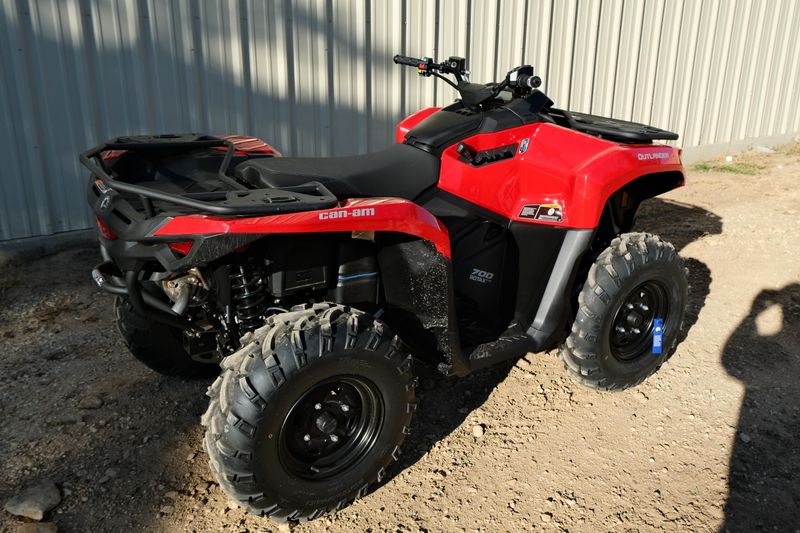 NEW 2026 CAN-AM OUTLANDER DPS 700 Image 3