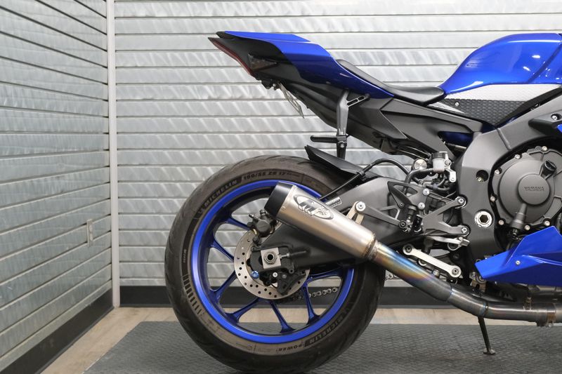 USED 2018 YAMAHA YZF-R1 Image 13