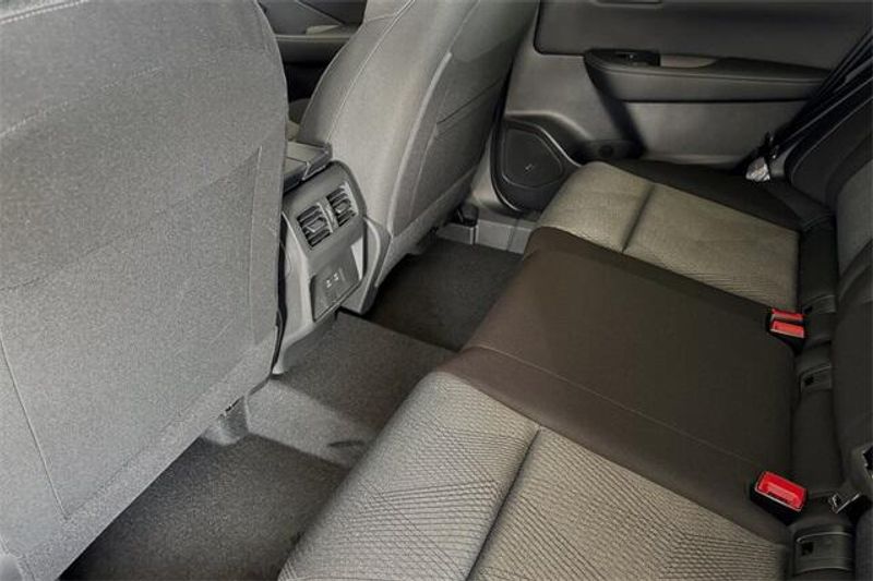 New 2025 Nissan Rogue SVImage 9