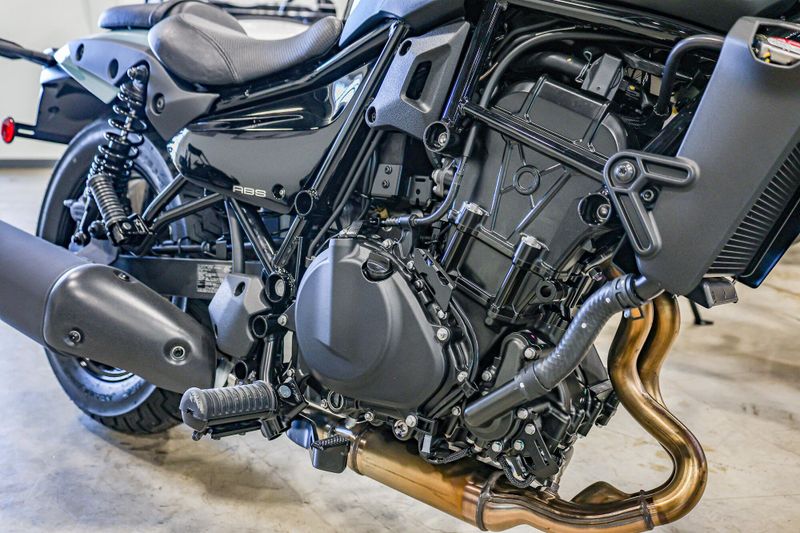 NEW 2025 KAWASAKI ELIMINATOR SE ABS Image 5