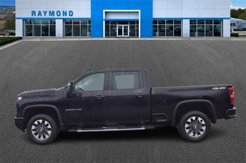 2024 Chevrolet Silverado 2500HD CustomImage 6