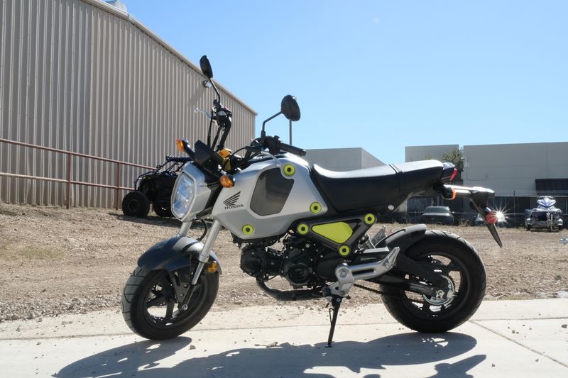 2023 Honda GROM SILVERImage 11