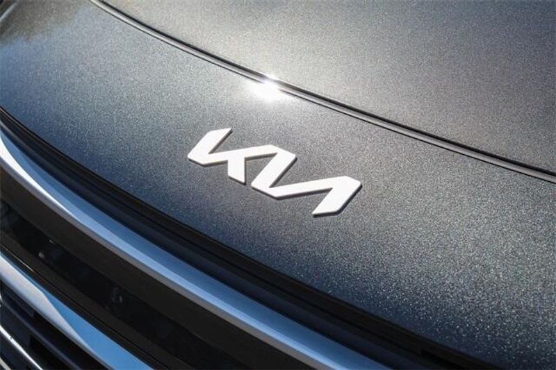 2025 Kia Niro LXImage 14