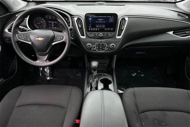 Used 2024 Chevrolet Malibu LTImage 11
