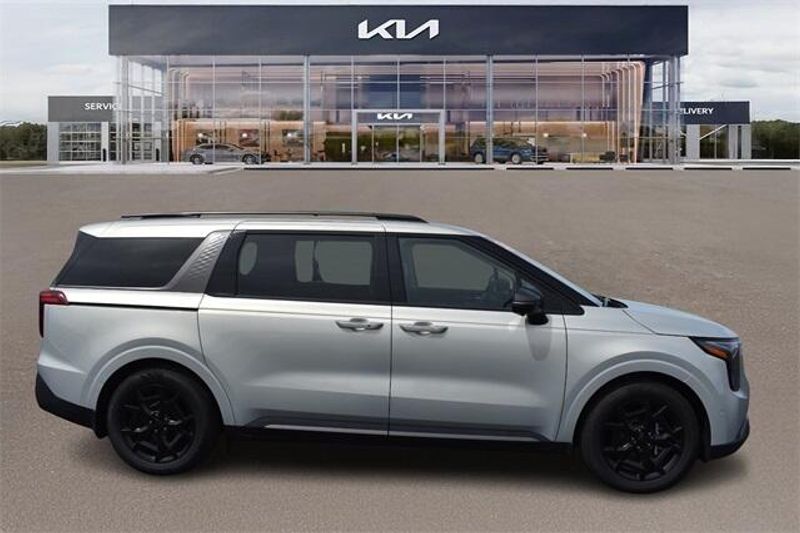 2025 Kia Carnival SX PrestigeImage 2