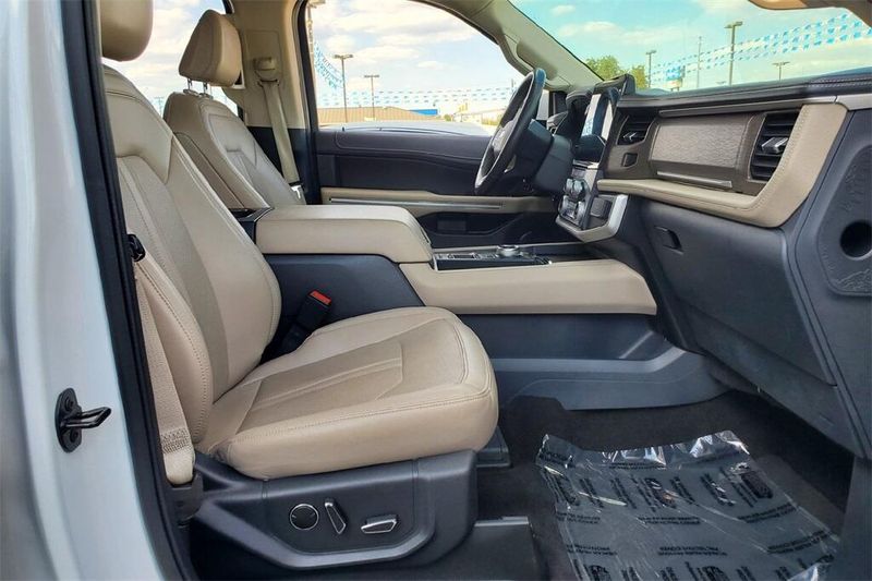 2023 Ford Expedition Limited photo 21