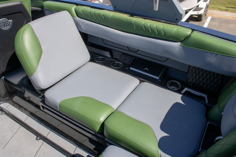 2023 MALIBU M220Image 28