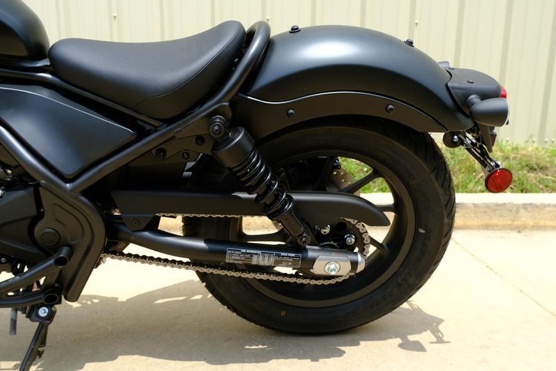 2025 Honda REBEL 300 MATTE BLACK METALLIC Image 11