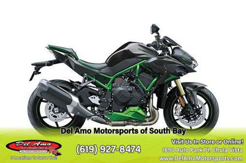 2024 Kawasaki ZR1000LRFNL-GY2  in a METALLIC MATTE GRAPHENESTEEL GRAY/EBONY/MIRROR CoatED BLACK exterior color. Del Amo Motorsports of South Bay (619) 547-1937 delamomotorsports.com 