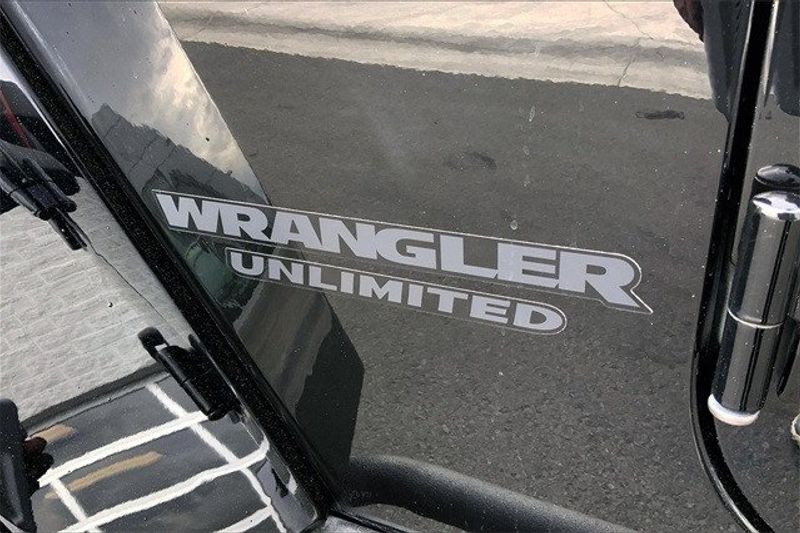 2017 Jeep Wrangler Unlimited SaharaImage 31