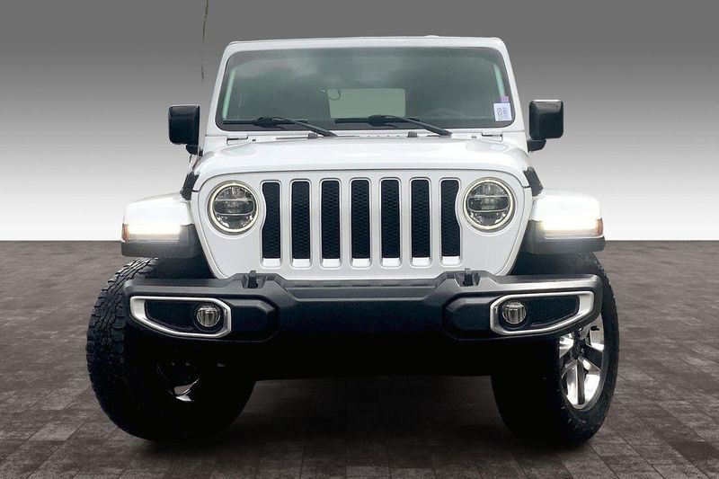 2019 Jeep Wrangler Unlimited Sahara photo 2