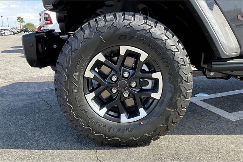 New 2025 Jeep Wrangler 4-door Rubicon XImage 10