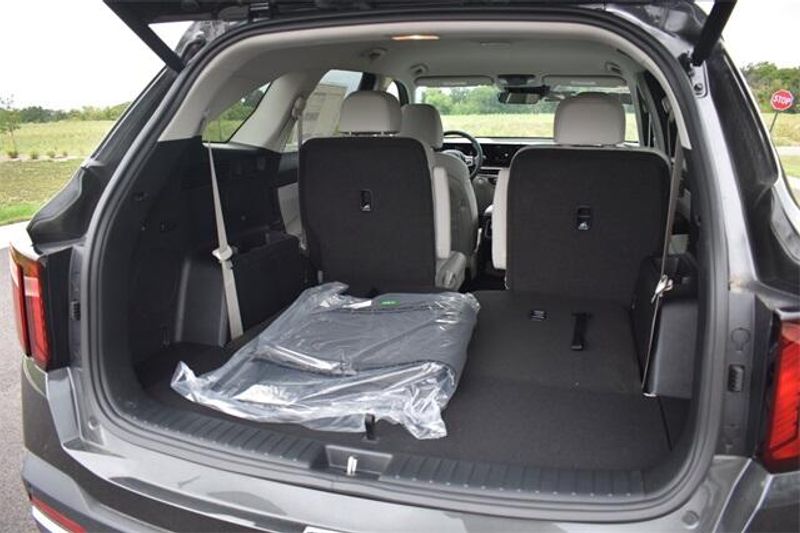 New 2025 Kia Sorento Hybrid EXImage 17
