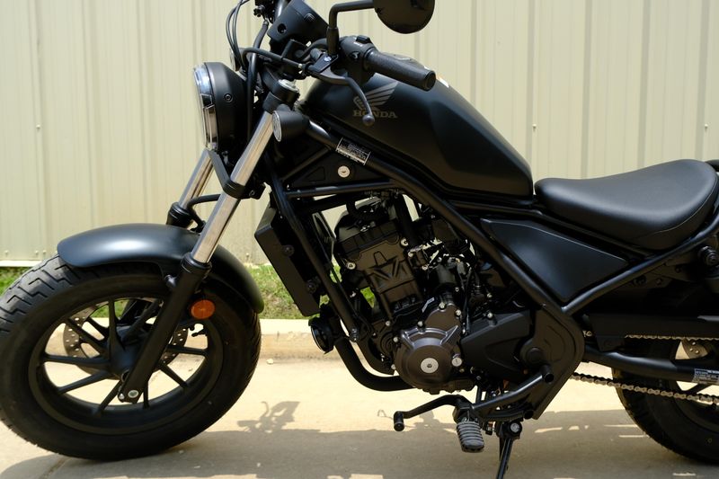 2025 Honda REBEL 300 MATTE BLACK METALLIC Image 10