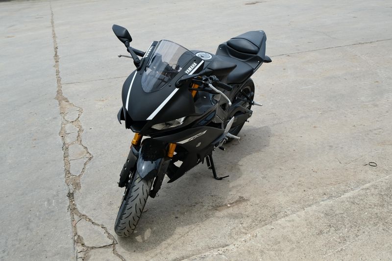 2019 Yamaha YZFR3 BLACK Image 8
