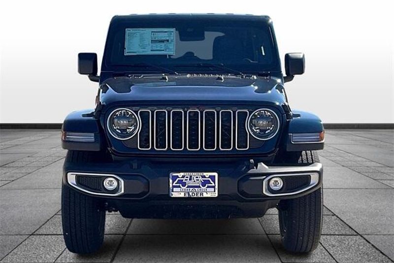 2025 Jeep Wrangler 4-door SaharaImage 5