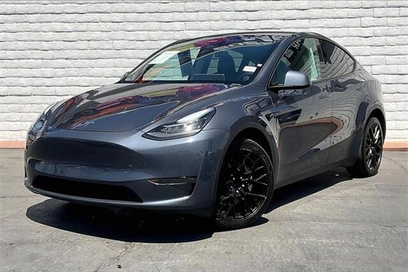 2023 Tesla Model Y Long RangeImage 1