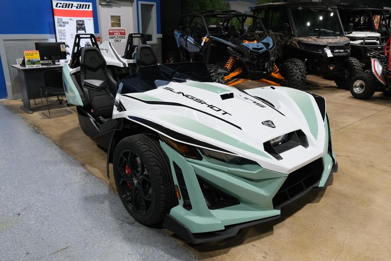 NEW 2026 POLARIS SLINGSHOT R AUTODRIVE Image 1