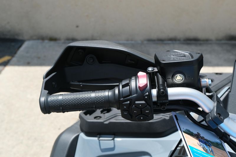 2025 CFMOTO CFORCE 1000 TOURING TUNDRA GREY Image 17
