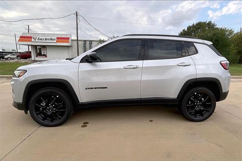 2025 Jeep Compass Latitude 4x4Image 13