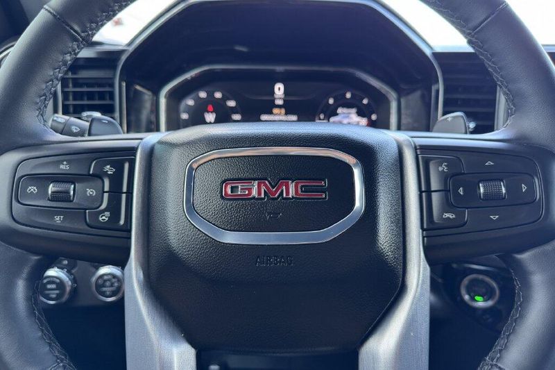 Used 2025 GMC Sierra 1500 ElevationImage 20