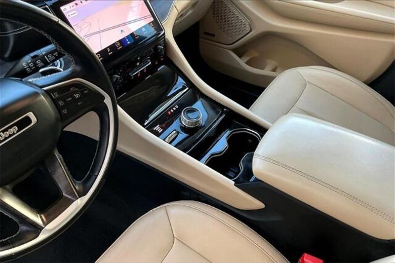 Used 2021 Jeep Grand Cherokee L LimitedImage 17