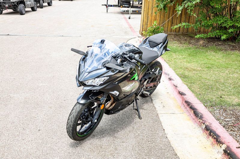 2023 Kawasaki NINJA 400 ABS Image 12