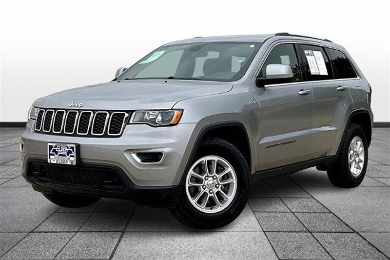 2020 Jeep Grand Cherokee Laredo EImage 2