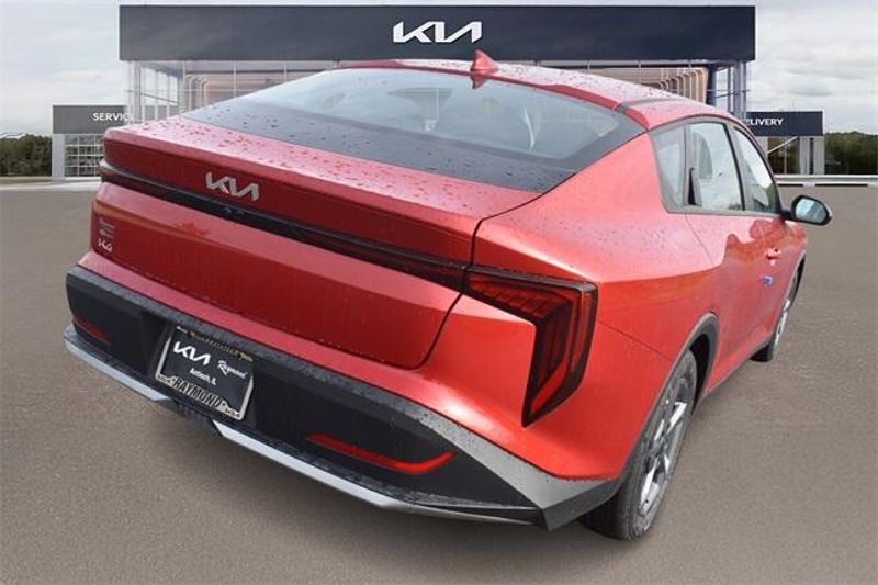 2025 Kia K4 LXSImage 3