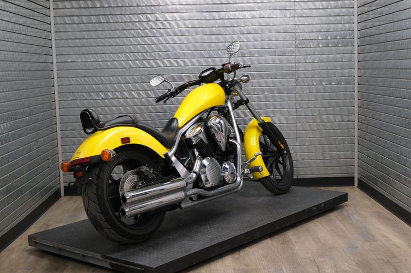 USED 2023 HONDA FURY Image 3
