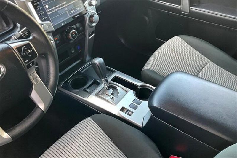 2022 Toyota 4Runner SR5Image 17