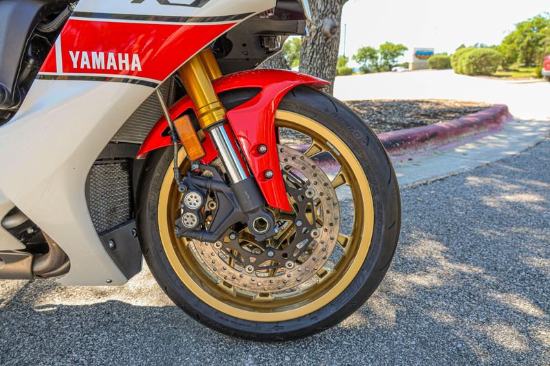 USED 2022 YAMAHA YZFR1 Image 7