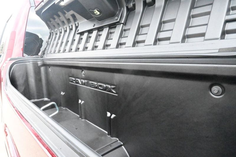 2025 RAM 1500 LimitedImage 9