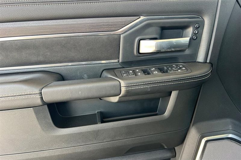 2025 Ram 3500 Laramie photo 11