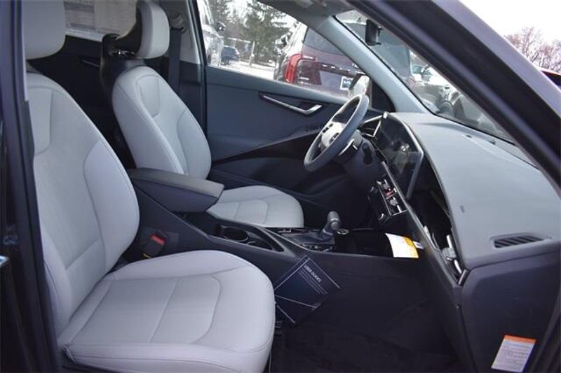 New 2025 Kia Niro EX TouringImage 13