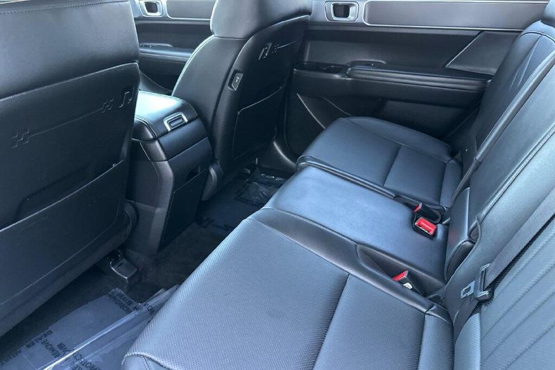 Used 2026 Hyundai Santa Fe SELImage 11