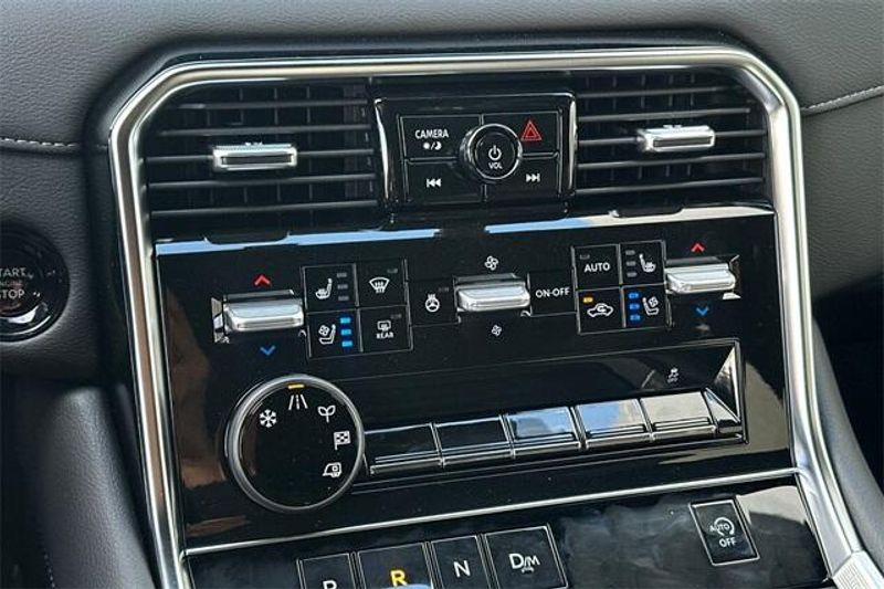 New 2025 Nissan Armada PlatinumImage 19