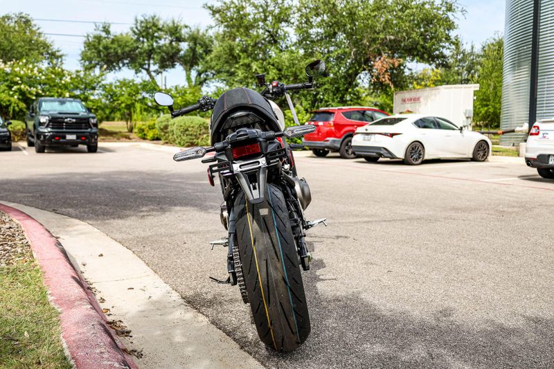 2024 Yamaha XSR900 HERITAGE WHITE Image 18