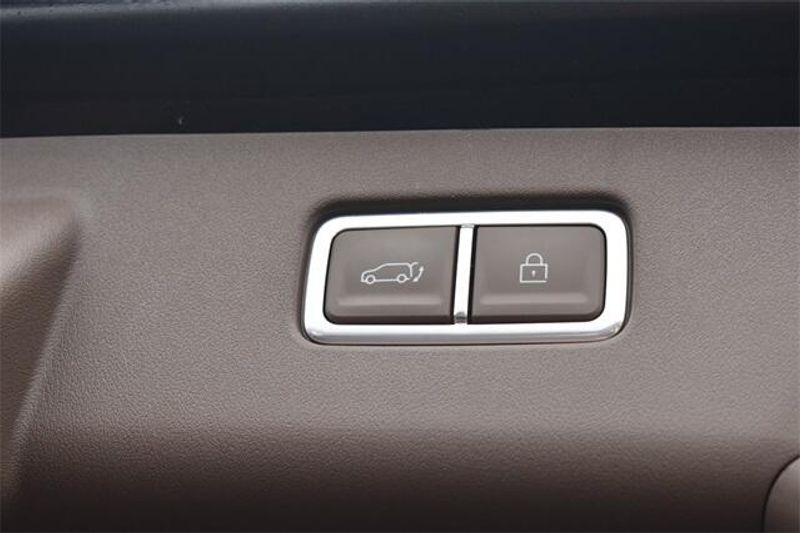 2024 Kia EV9 LandImage 20