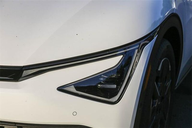 2025 Kia EV6 LightImage 13