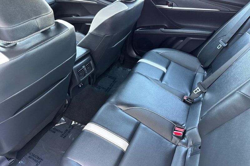 Used 2025 Toyota Camry SEImage 11