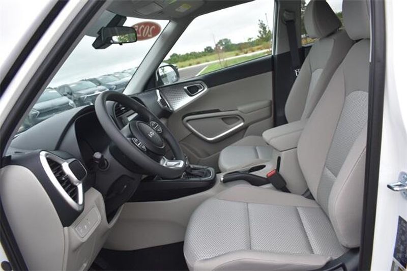 New 2025 Kia Soul LXImage 19